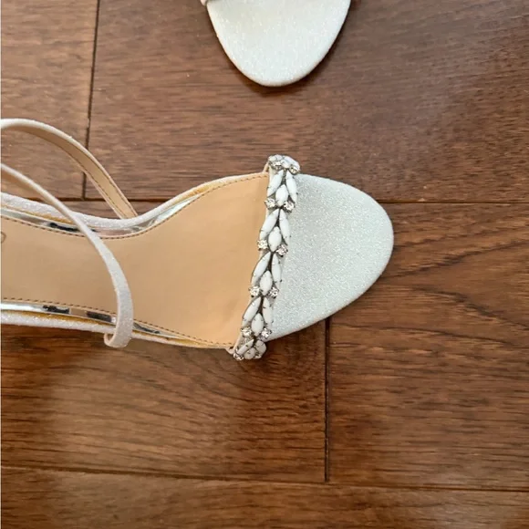 Badgley Mischka and silver Braided Heels 7.5 - Picture 5 of 7